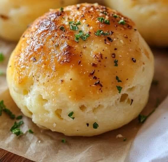Irresistible Mozzarella-Stuffed Garlic Butter Biscuits
